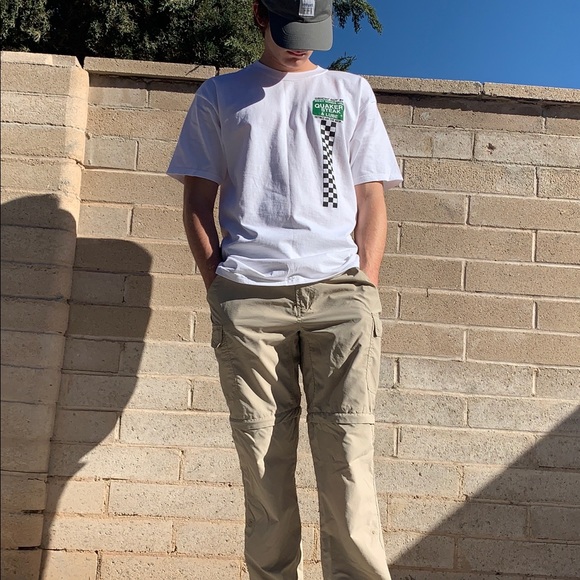 Vintage gildan tee - Picture 2 of 7